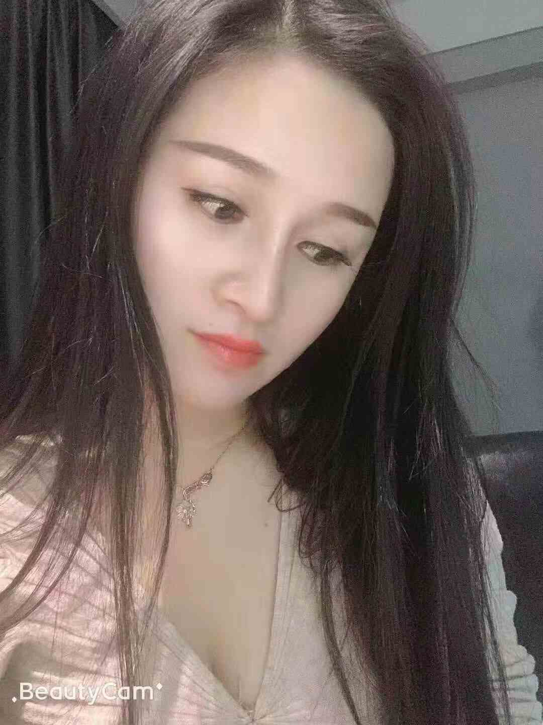 小妖精，腿精，三点粉，身材高挑颜值爆表的姐姐